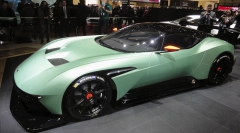 Aston Martin Vulcan, určený pouze pro jízdy na okruzích