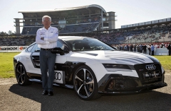 Dr. Ulrich Hackenberg, šéf technického vývoje Audi, při představení konceptu RS7 Sportback na Hockenheimu v říjnu 2014