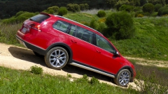 Volkswagen Golf Alltrack se neztratí ani v lehčím terénu