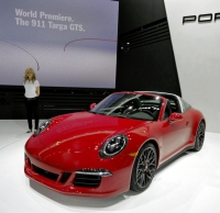 Světová premiéra Porsche 911 Targa 4 GTS na autosalonu NAIAS 2015 v Detroitu