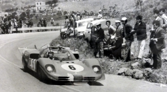 Nino Vaccarella (Ferrari 512/S) na trati v roce 1970