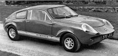 Mini-Marcos GT na továrním snímku (1966)