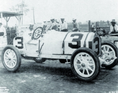 V r. 1914 získal v závodě Indy 500 páté místo, stal se prvním Američanem s americkým vozem v cíli závodu – Stutz.
