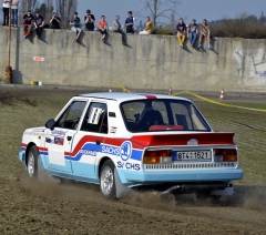 Johnny Haugland jel s manželkou Julií, v klidu obsadili druhé místo (Škoda 130 LR)