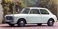 Morris 1100/1300 ve dvoudveřové verzi (výroba 1962 – 1973, Mk. II na snímku od 1967)