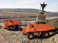 Dva sklápěče KW-Dart D2330 z počátku šedesátých let