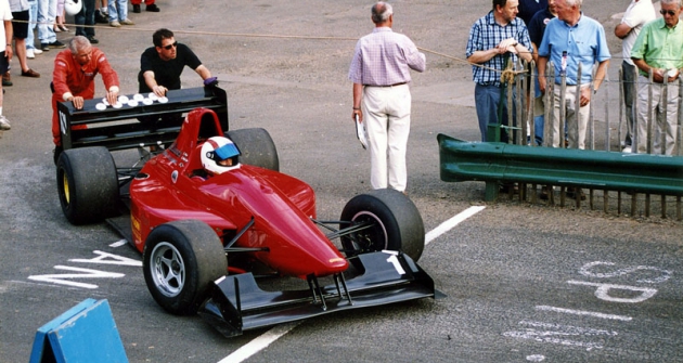 Graeme Wight jr.  (Gould GR51 Cosworth 2.5 V6), úspěšný jezdec a nyní konstruktér GWR