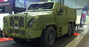 Novinka z Přelouče v podobě třínápravového speciálu VEGA je postavena na vynikajícím podvozku tatrovácké koncepce těžkého nákladního vozidla.