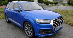 Audi Q7 druhé generace jsme vyzkoušeli  ve švýcarských horách, nejprve s motorem 3.0 TFSI (vůz na snímku), druhý den s 3.0 TDI