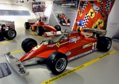 Ferrari 126 CK (1981) kanadského závodníka Gillese Villeneuva, který o rok později s vylepšeným typem smrtelně havaroval v Zolderu