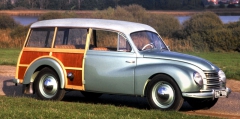 DKW Meisterklasse F89 S, poháněný dvouválcem 684 cm3 z předválečného F8, ale s novou poválečnou karoserií (model 1951)