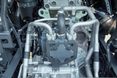 Vysokotlaké čerpadlo systému HAD umístěné na motoru vozidla – jeho pohon je odvozen ozubenými koly.