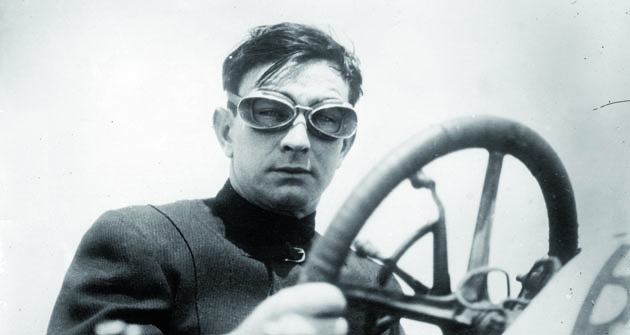 Bob Burman – americký rychlík začátku dvacátého století. Automobilový závodník, držitel světových rychlostních rekordů. Bob Burman – americký rychlík začátku dvacátého století. Automobilový závodník, držitel světových rychlostních rekordů.