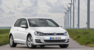 Volkswagen Golf TSI BlueMotion vykazuje spotřebu benzinu pouze 4,3 l/100 km