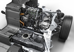 Absolutním vítězem ankety je zážehový tříválec BMW 1.5 TwinPower Turbo (na snímku v částečném řezu)