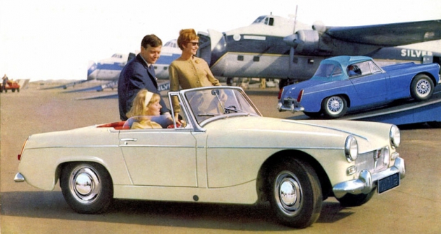 MG Midget Mk.II,  lidový sportovní automobil  se čtyřválcem 1098 cm3, uvedený v roce 1964; poválečný Midget se vyráběl v letech 1961 – 1974,  motory postupně sílily, spartánský interiér  se příliš neměnil