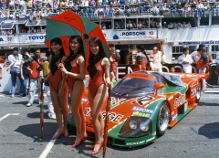 Mazda 787 v plné parádě před startem 1990 (tentokrát Weidler/Gachot/Herbert ještě nevyhráli)