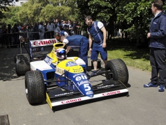 Alex Lynn s úspěšným vozem Williams FW13B Renault V10 (1990)