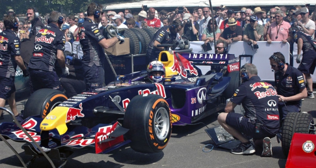 Mladý Pierre Gasly  byl jediným řidičem Red Bullu RB1 Cosworth (2005)