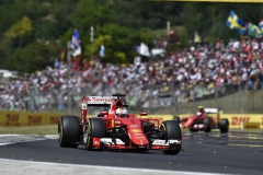 Vettel vedl celý závod, Räikkönen odpadl pro poruchu MGU-K ze druhého místa