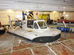 Hover Hawk HA-5, první sériový dvoumístný typ se třemi motocyklovými motory Velocette Viceroy 250 o výkonu po 7,4 kW (10 k)