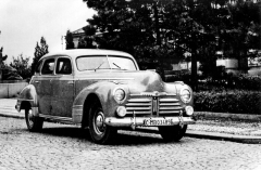 Škoda Superb poslední staré generace s karoserií v americkém stylu (1947)