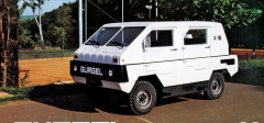 Gurgel X-15 TR jako osobní verze Jipão 4 Portas až pro devět cestujících (motor VW 1600; hmotnost 1090 kg)