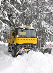 Renault řady D s konfigurací 4x4 zvládne i náročnou zimní údržbu