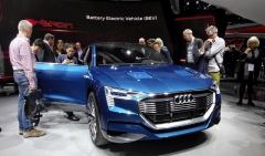 Audi e-tron Quattro Concept s trojicí elektromotorů