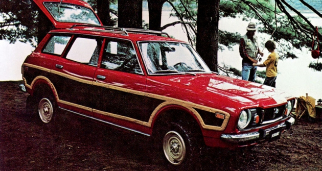 Subaru 4WD Wagon, první velkosériový s pohonem předních a přiřaditelným pohonem zadních kol (od 1972, na snímku model 1977)