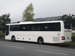 Oblé křivky zádi autobusu