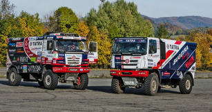 Závodní speciály Tatra Buggyra Racing mířící na soutěž Dakar 2016