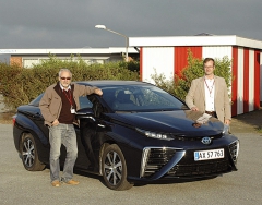 Vodíkový automobil Toyota Mirai jsme testovali coby vůbec první novináři z České republiky (zatím mimo soutěž, neboť je v prodeji pouze na čtyřech evropských trzích)