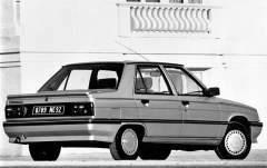 Renault 9 GTL v poslední evropské podobě z prosince 1987