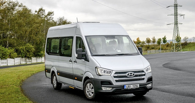 Hyundai H350  se dodává jako minibus, skříňový vůz a podvozek  pro nástavby (např. valník) 