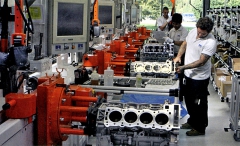 Smlouva o výrobě motorů McLaren V8 ve Shorehamu byla prodloužena