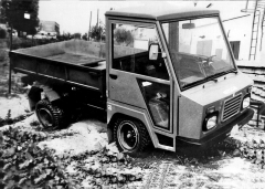 Prototyp prvního Destacaru, lehkého přepravníku od legendárního výrobce vysokozdvižných vozíků Desta (= Děčínské strojírny)