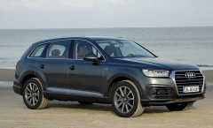 Audi Q7 druhé generace má stejný základ jako sedan Audi A4, na pohled však jde o dva odlišné automobily různých segmentů...