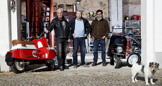 Lutz Buennagel, Neil Smith  a Alex Monestier,  představitelé firmy Čezeta Motors