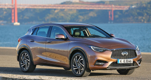 Infiniti Q30 (S),  první evropský automobil japonské značky, určený hlavně pro evropskou klientelu