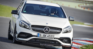 Nový Mercedes-AMG A45  s pohonem všech kol  jsme vyzkoušeli na okruhu  Lausitzring u Drážďan