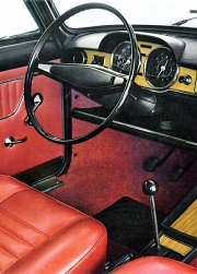 Přístrojová deska vozu Fiat 125 modelového roku 1969