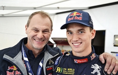 Timmy Hansen (Peugeot 208 WRX) je vicemistrem světa; stáji svého otce Kennetha pomohl ke zlatu v hodnocení týmů