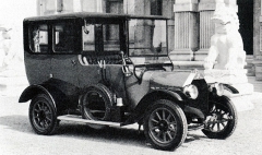 Mitsubishi Model A byl vyroben v roce 1917 jako první sériový japonský automobil z velké továrny