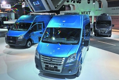 V roce 2015 byla na automobilový trh uvedena skříňová verze dodávkových vozů GAZelle NEXT.