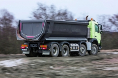 Novinkou je možnosť nechať si vybaviť stavebné Volvo modelového radu FMX systémom dynamického riadenia oboch predných náprav.