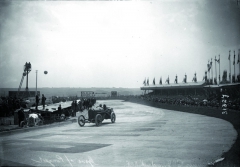 Skvělý nástup závodního vozu Peugeot L76 v letech 1912 a 1913 vlil sebevědomí nejen do žil konstruktérům a závodníkům s vozy značky Peugeot, ale také všem francouzským fanouškům.