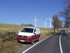 vw - Nový VW Transporter T6 odlišíte od předchozí generace díky lehce pozměněné masce