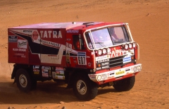 První vítězství v nejtěžší soutěži světa, Rallye Dakar, přišlo v roce 1988. Za volantem byl dnes legendární Karel Loprais.