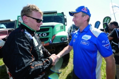 Gratulace od největší legendy Dakaru mezi kamiony, sedminásobného vítěze a dnes šéfa týmu Kamaz Master, Vladimíra Čagina, vždy potěší.